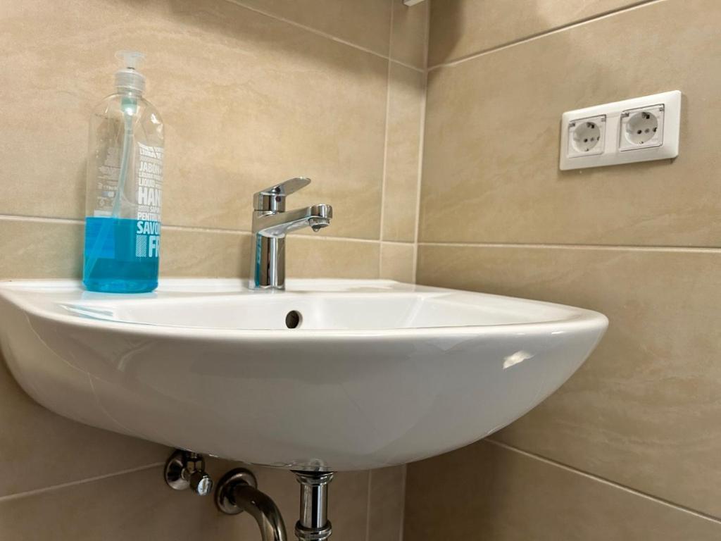 Prime Suites Near Schoenbrunn Castle ウィーン エクステリア 写真