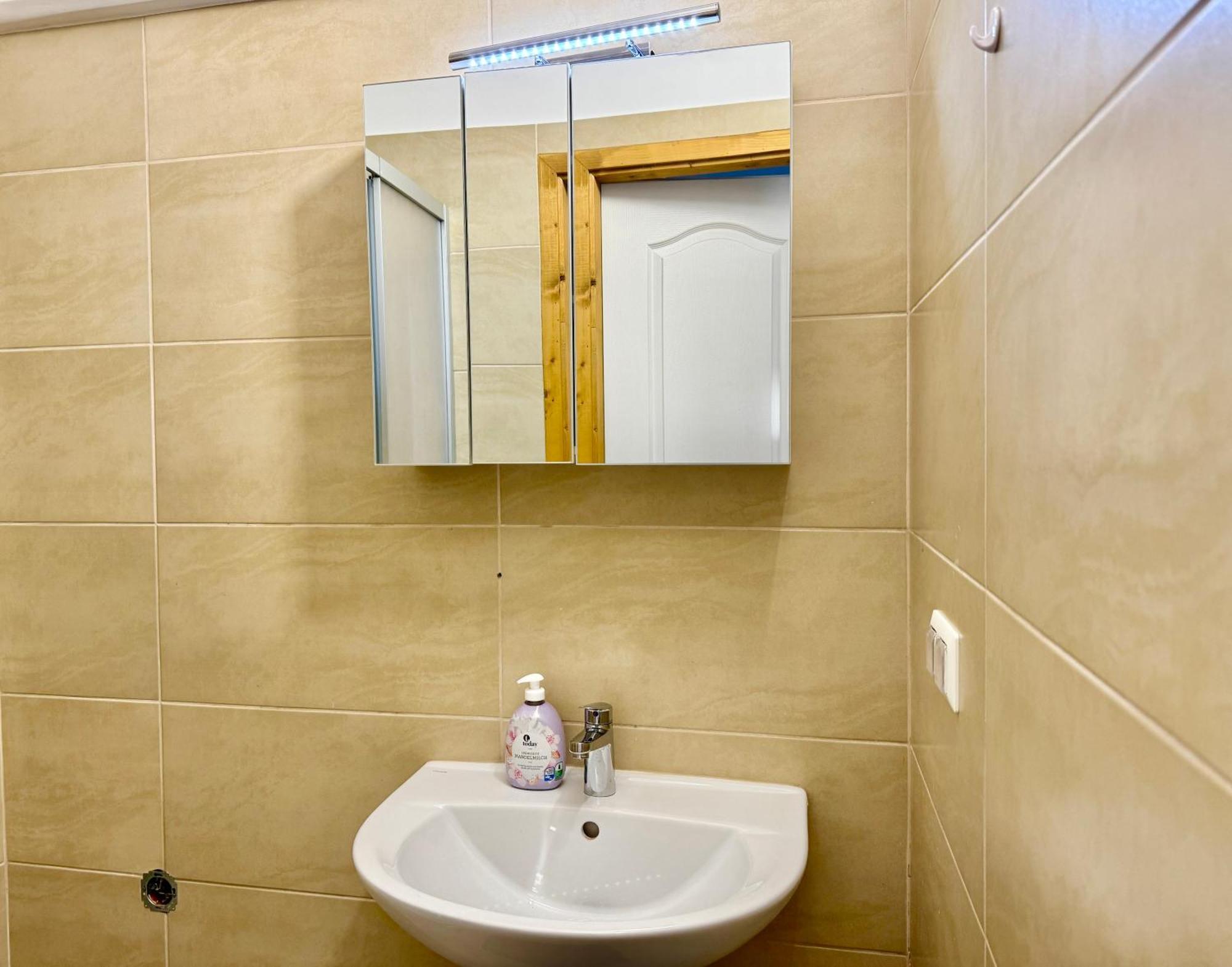 Prime Suites Near Schoenbrunn Castle ウィーン エクステリア 写真
